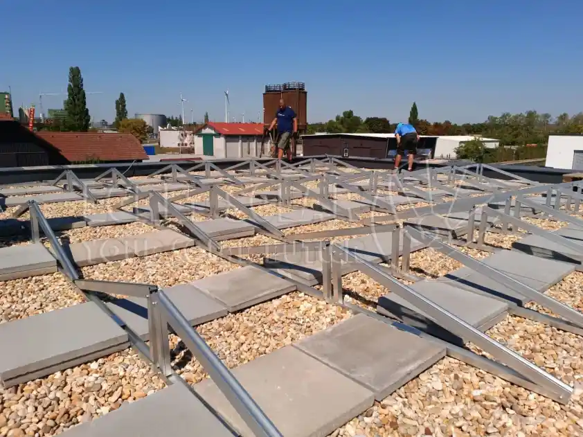 Hur installerar man öst-väst ballast solar monteringssystem?